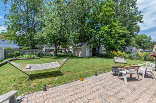 48 Prospect Ave, Edison NJ  08817-3744 exterior