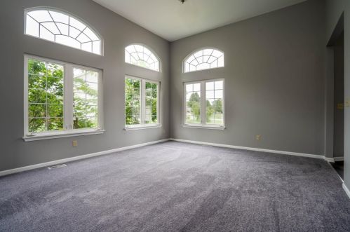 630 Merganser Dr, Hobart IN 46342-9487 exterior