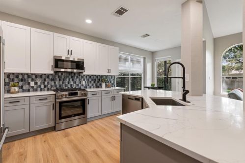 10209 Broomflower Dr, Austin TX  78739-1448 exterior