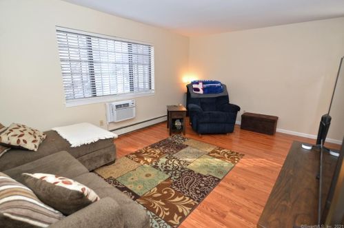 446 Swanson Cres, Milford, CT 06461-2746