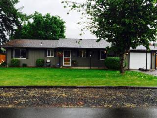 441 Cedar St, Lyons, OR 97358-2124