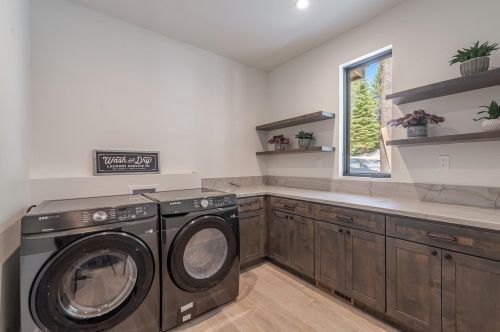 11861 Bottcher Loop, Truckee CA  96161-2793 exterior