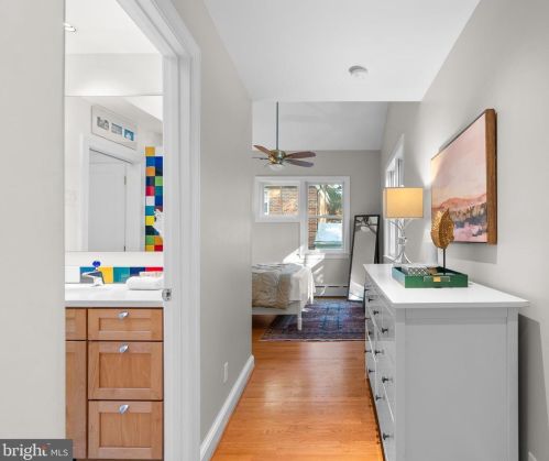 1118 Dl Dr, Silver Spring MD 20910-1601 exterior