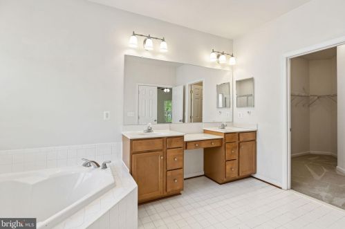 15672 Altomare Trace Way, Woodbridge VA  22193-5779 exterior