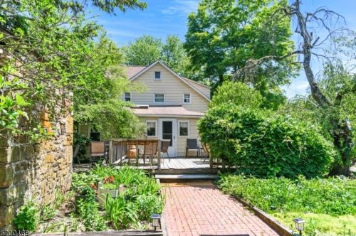 22 Main St, Roxbury Township, NJ 07836-9112