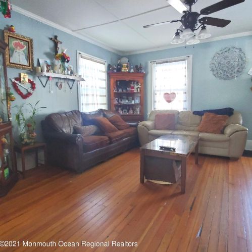 70 Wallace St, Tinton Falls NJ  07701-1810 exterior