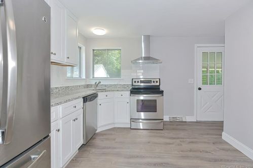 136 Alexander Dr, Colchester CT  06415-1424 exterior
