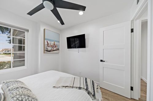 3605 Windspun Dr, Huntington Beach CA  92649-2016 exterior