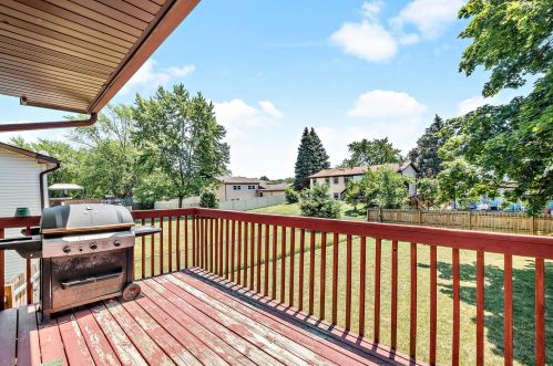 513 Castle Ct, Lemont IL  60440-2510 exterior