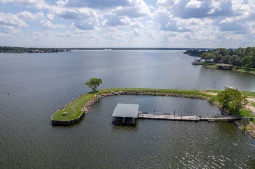 9796 Shr Dr, Conroe TX  77318-6652 exterior