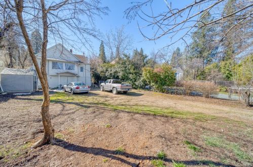 150 Race St, Grass Valley, CA 95945-7325