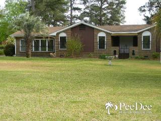 302 Cleveland St, Mullins SC  29574-4204 exterior