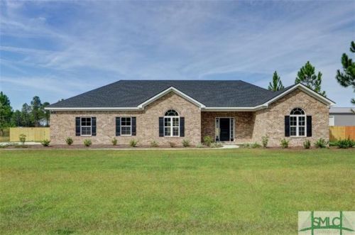 102 Gabrielle Dr, Pineora, GA 31312-4899