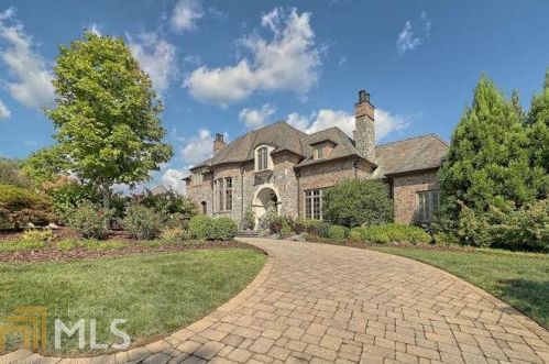 712 Waterfall Dr, Clayton, GA 30525-3635