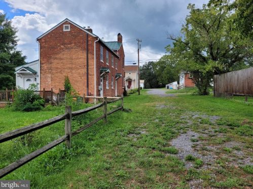 69 Springfield Pike, Springfield WV  26763 exterior