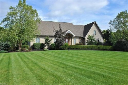 2969 Huntington Way, Aurora OH  44202-8766 exterior