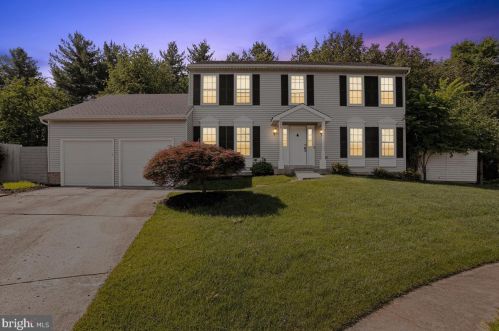 509 Hunt Way Ln, Herndon, VA 20170-5317