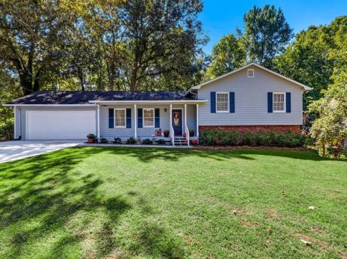 2947 Springlake Dr, Buford, GA 30519-3945
