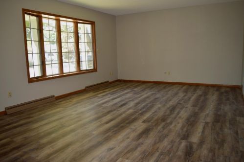 502 Thomas Ave, Marshall, MN 56258-2244