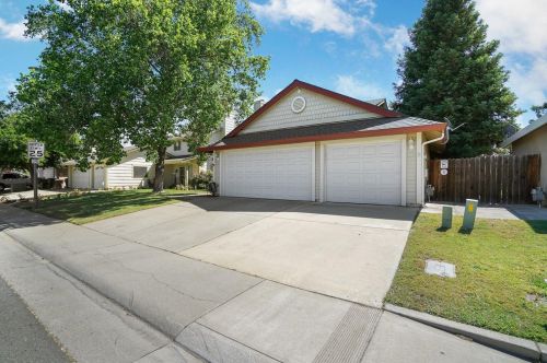 9397 Emerald Vista Dr, Elk Grove, CA 95624-2847
