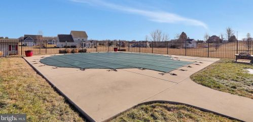 67 Tinning Ct, Hedgesville WV 25427-7367 exterior