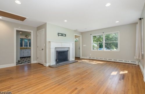 7 Wharton Ave, Bridgewater, NJ 08807-3226