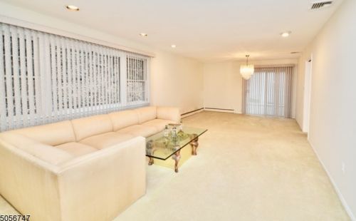 7 Sunnyhill Rd, Dover, NJ 07801-3715