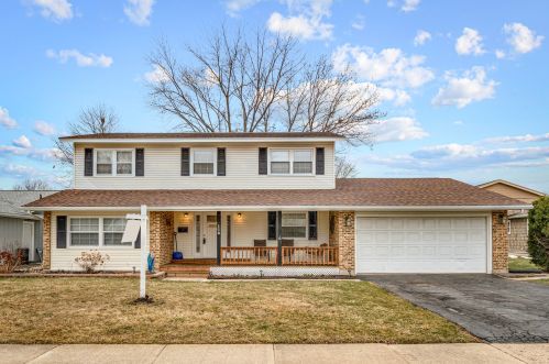116 Tottenham Ln, Elk Grove Vlg, IL 60007-3819