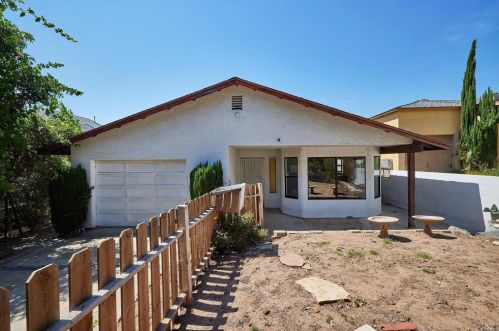 156 8th Ave, Escondido, CA 92025-5002