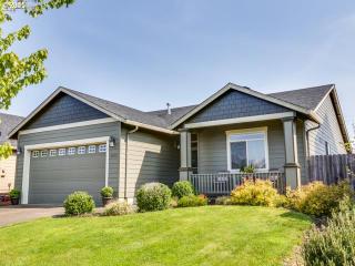 2777 Nina Pl, Hubbard, OR 97032-8508
