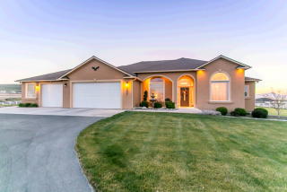 84827 Jenna Ln, Kennewick, WA 99338-7311