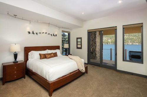 14246 Shr Dr, Truckee CA  96161-3430 exterior