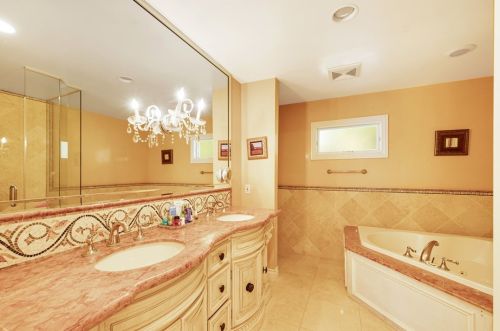 1360 Greenbriar Rd, Glendale CA  91207-1254 exterior
