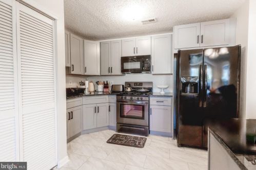 515 Eagles Chase Dr, Trenton NJ  08648-2533 exterior