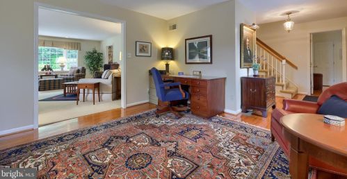 142 Bentley Ln, Lancaster PA  17603-6204 exterior