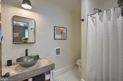 411 Ross St, Lancaster PA  17602-1943 exterior