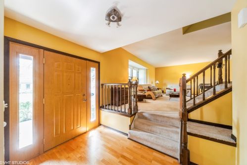 313 Red Bud Pl, Buffalo Grove, IL 60089-1853