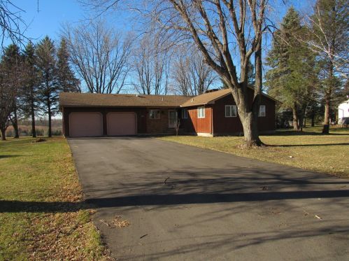 16 Elm Blvd, Blue Earth, MN 56013-3002