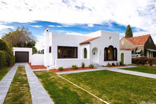 5743 Magnolia Ave, Riverside CA  92506-1824 exterior