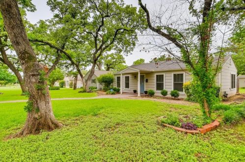 2141 Lotus Ave, Fort Worth, TX 76111-1622