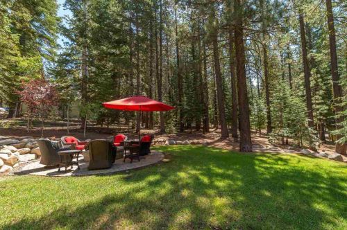 11090 Sitzmark Way, Truckee CA  96161-6128 exterior