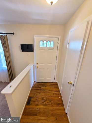 2917 Schoolhouse Cir, Silver Spring, MD 20902-2559