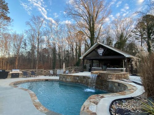 5859 Shadburn Ferry Rd, Buford, GA 30518-2066