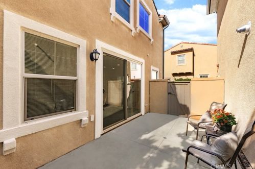 58 Latitude, Irvine CA  92618-8821 exterior