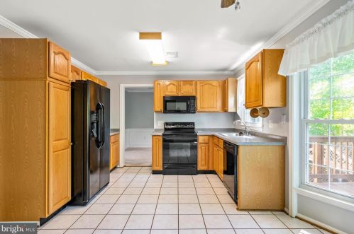 8215 Running Creek Ct, Springfield, VA 22153-2634