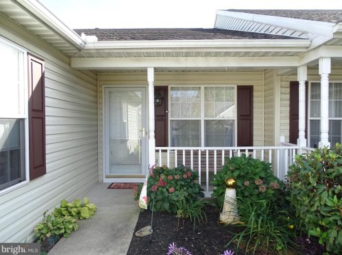 8 Hagarman Dr, York, PA 17408-4544