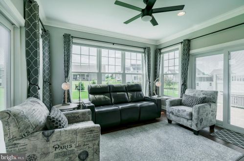 212 Shade Tree Dr, Lancaster PA  17603-5074 exterior