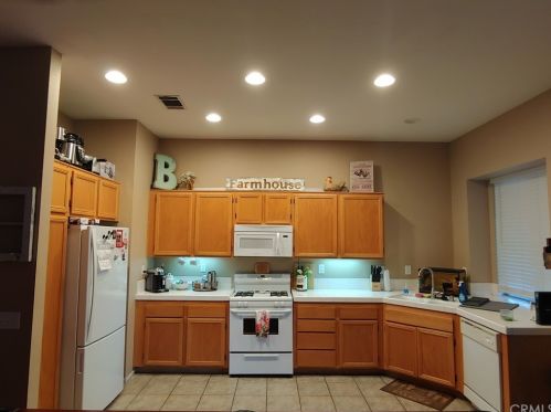 7880 Linares Ave, Riverside, CA 92509-6106