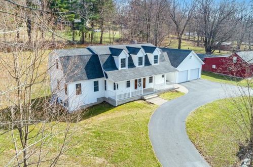 102 Scully Rd, Somers, CT 06071-1721