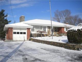 11 Bellevue Ter, Cromwell, CT 06416-2106